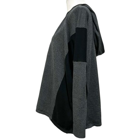 CAbi Dakota Hooded Poncho Sweater Color Block Relaxed Black Gray Pullover 4037 M - Picture 5 of 9